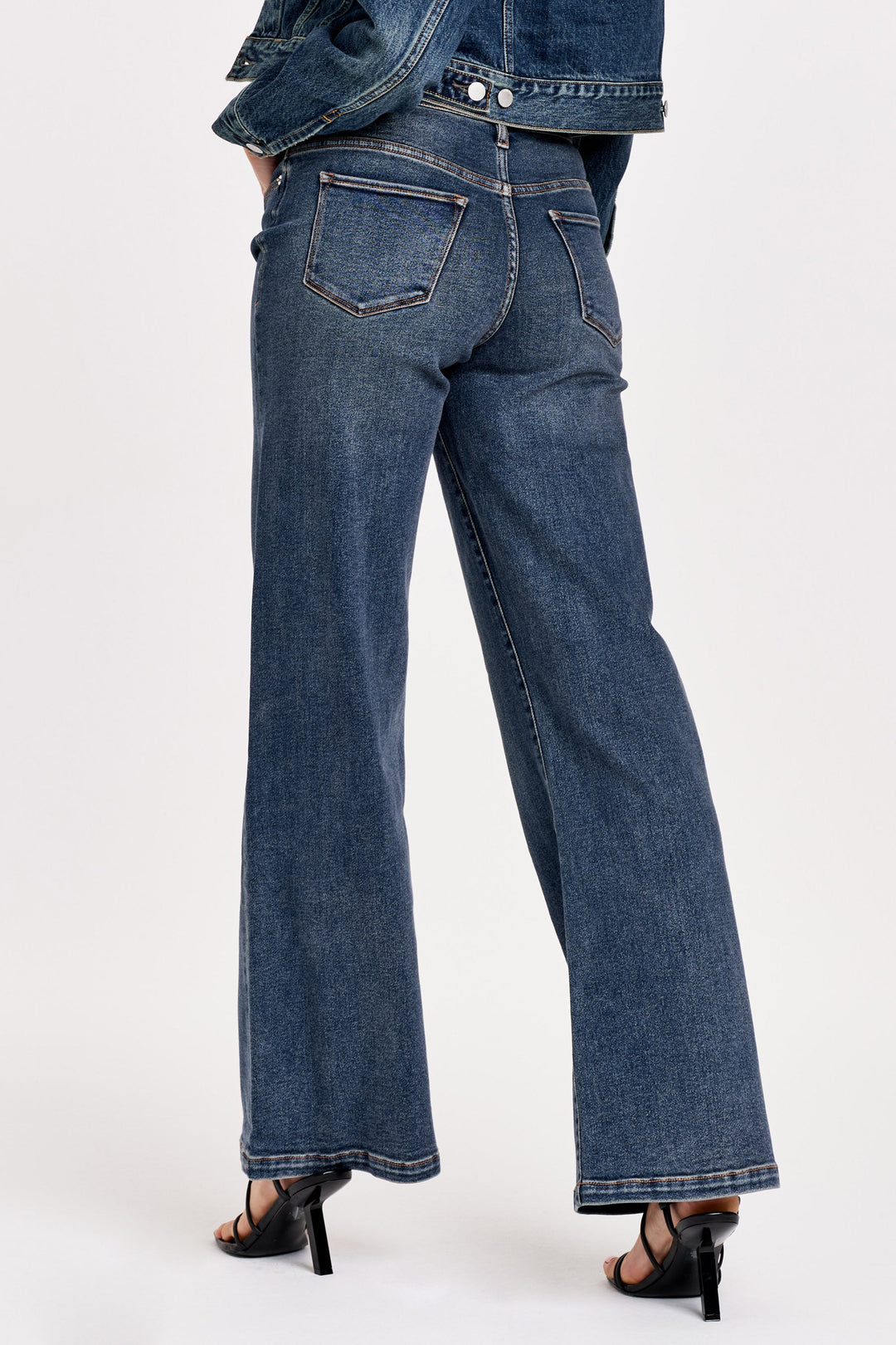 farrah-super-high-rise-wide-leg-jeans-velour