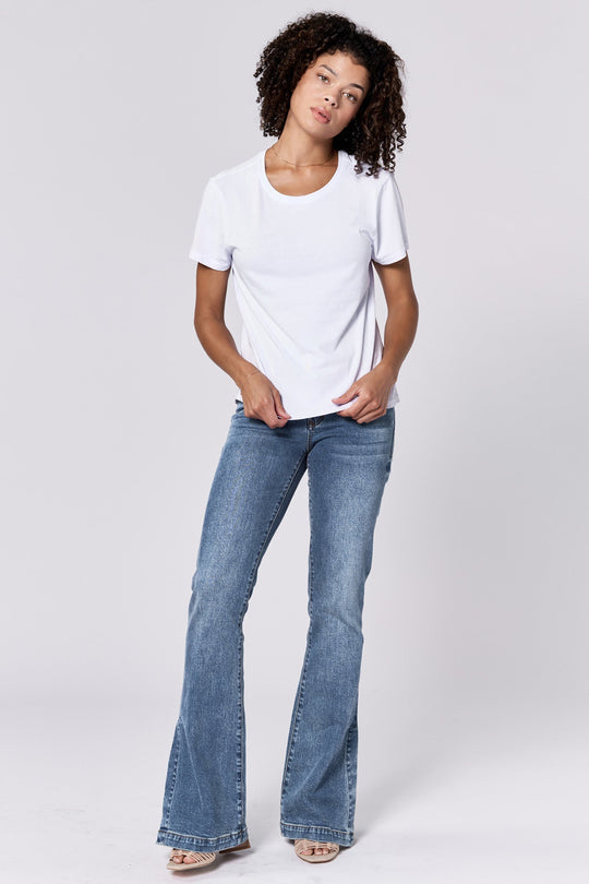 image of a female model wearing a UNITY CREW NECK SHORT SLEEVE RELAXED FIT TOP SKYWAY DEAR JOHN DENIM 