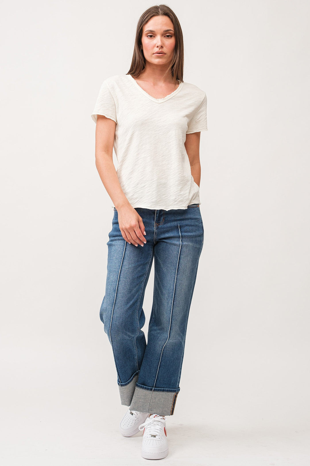 image of a female model wearing a VANYA V-NECK SHORT SLEEVE RELAXED FIT TOP ANTIQUE WHITE DEAR JOHN DENIM 