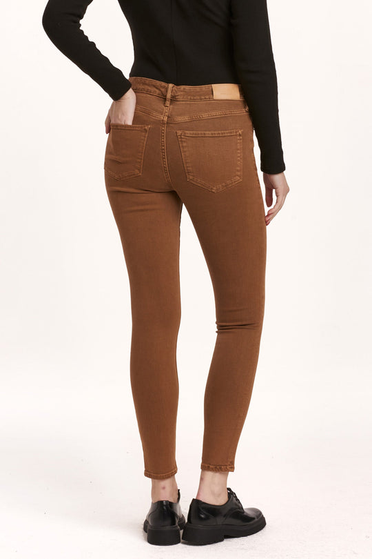 gisele-skinny-mid-rise-ankle-jeans-burnt-sienna