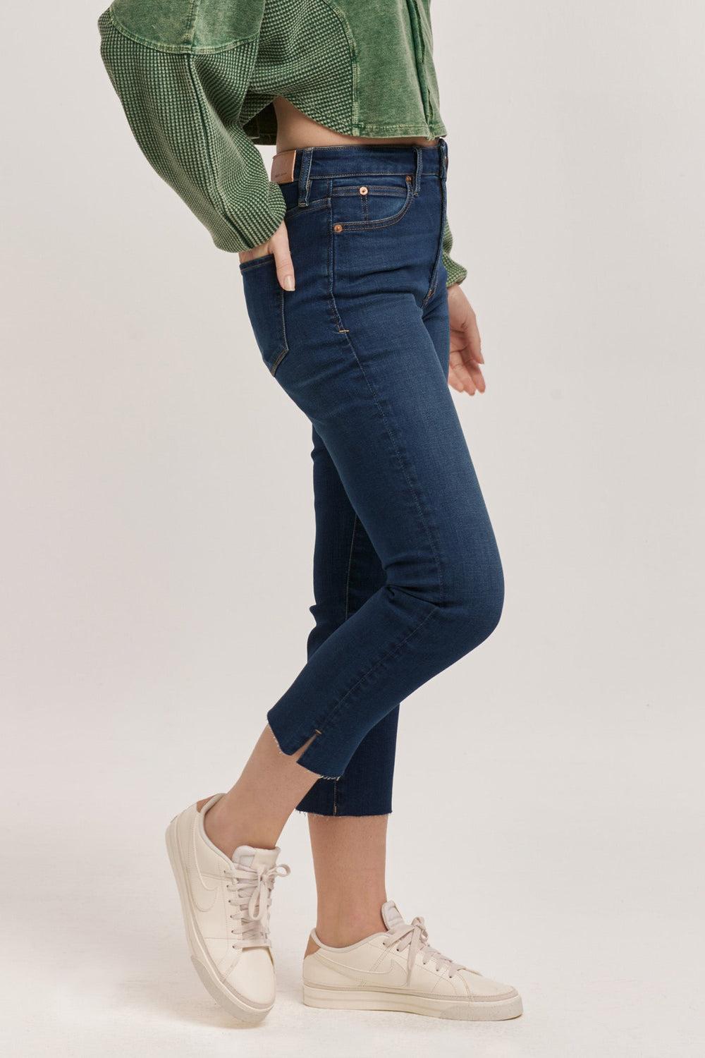 frankie-straight-fit-high-rise-cropped-raw-hem-jeans-binz