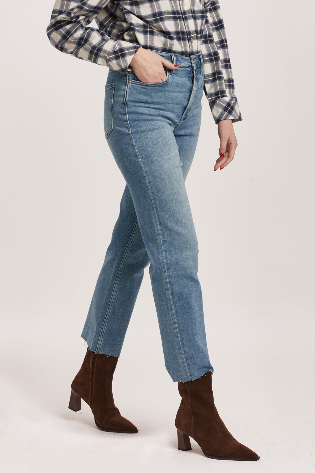 90s-straight-fit-high-rise-fray-hem-jeans-artic-denim