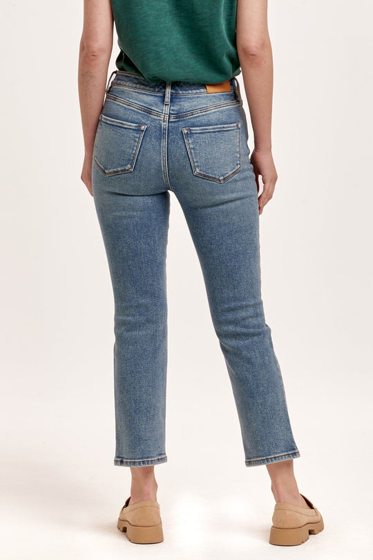 frankie-straight-fit-high-rise-cropped-jeans-antique-wash