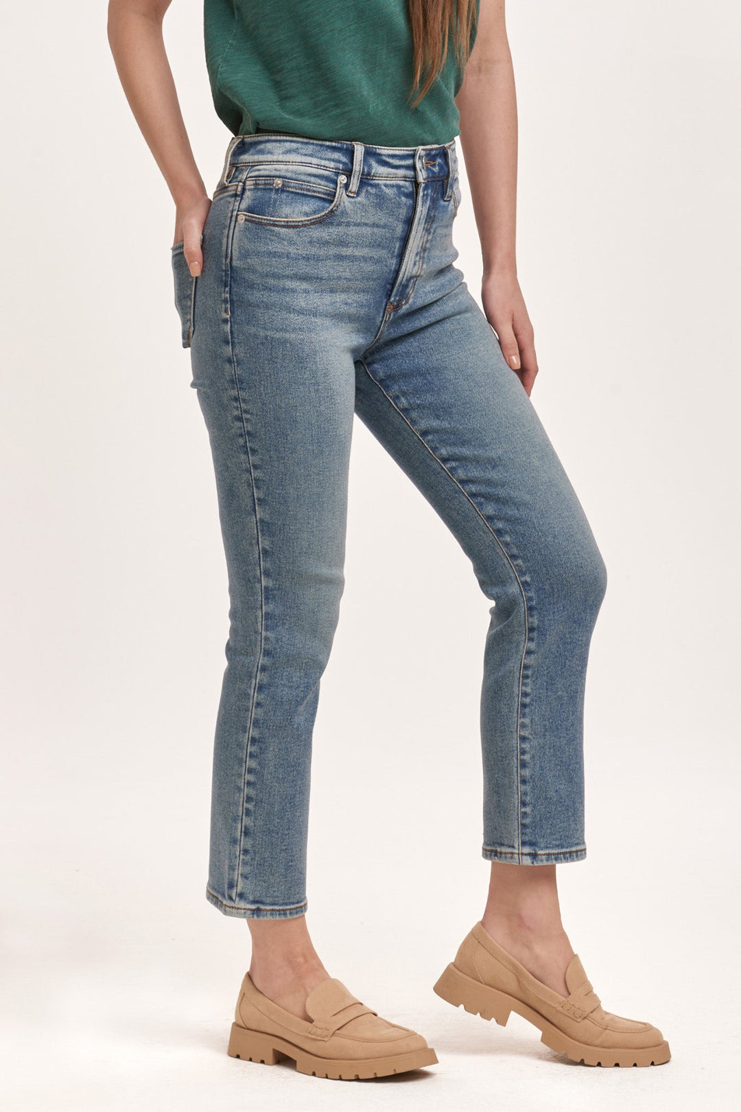 frankie-straight-fit-high-rise-cropped-jeans-antique-wash