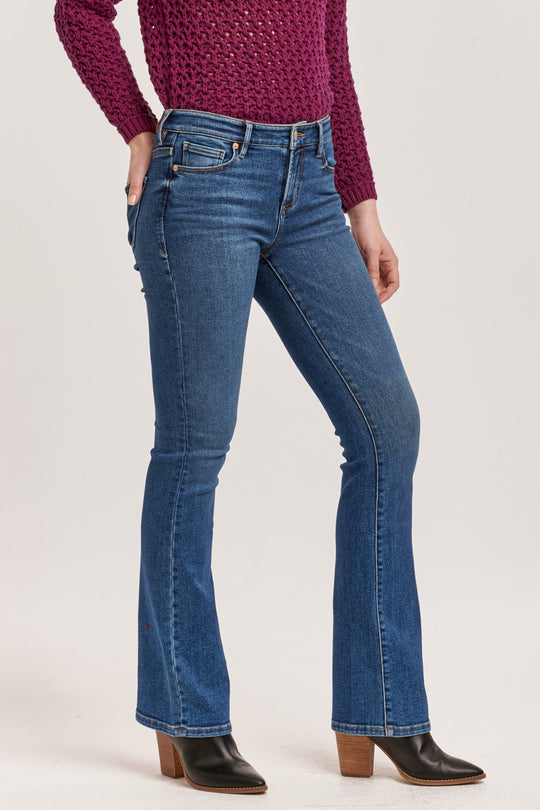 jaxtyn-bootcut-fit-mid-rise-jeans-midtown