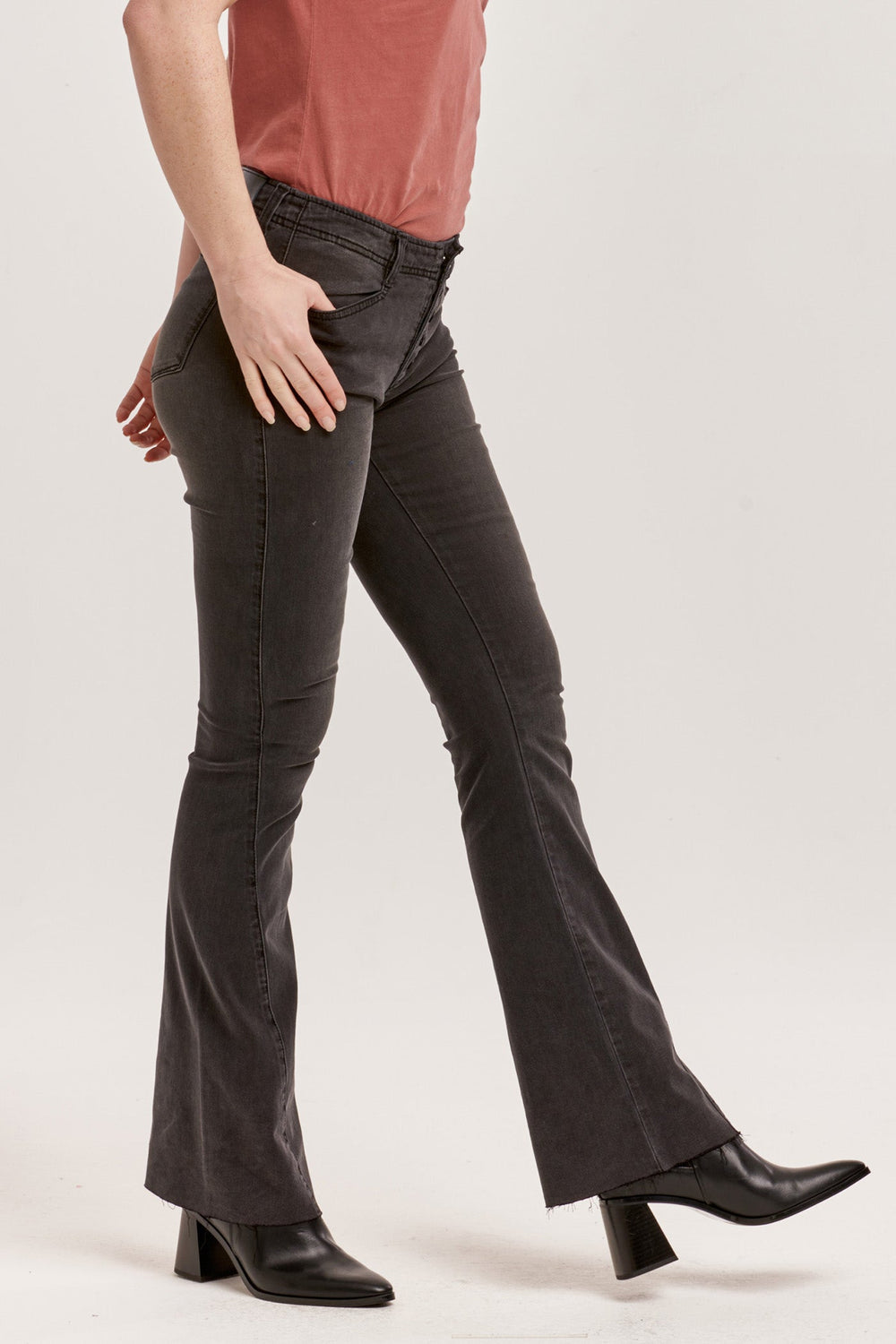 jaxtyn-bootcut-fit-mid-rise-jeans-caviar