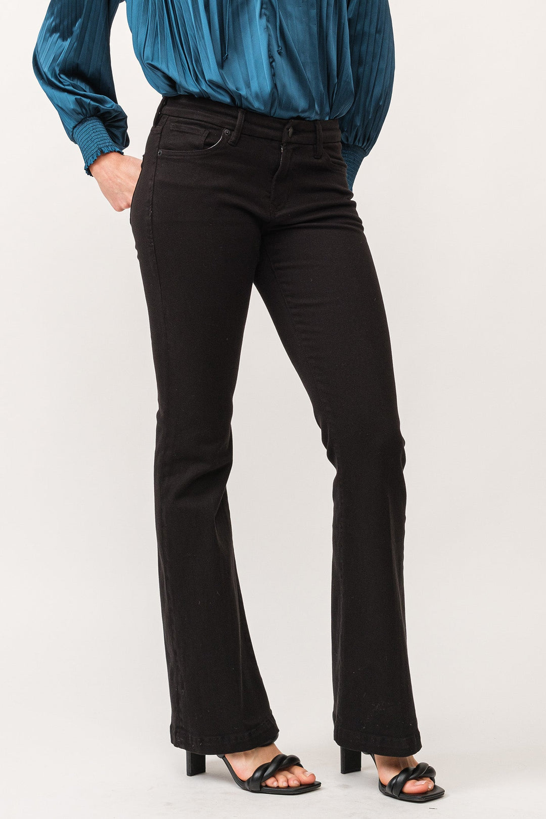 rosa-mid-rise-clean-hem-flare-jeans-black