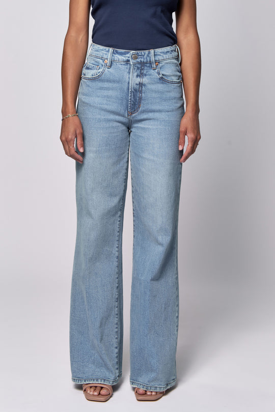 image of a female model wearing a FIONA MID RISE FULL INSEAM CLEAN HEM JEANS VINTAGE FLOW DEAR JOHN DENIM 