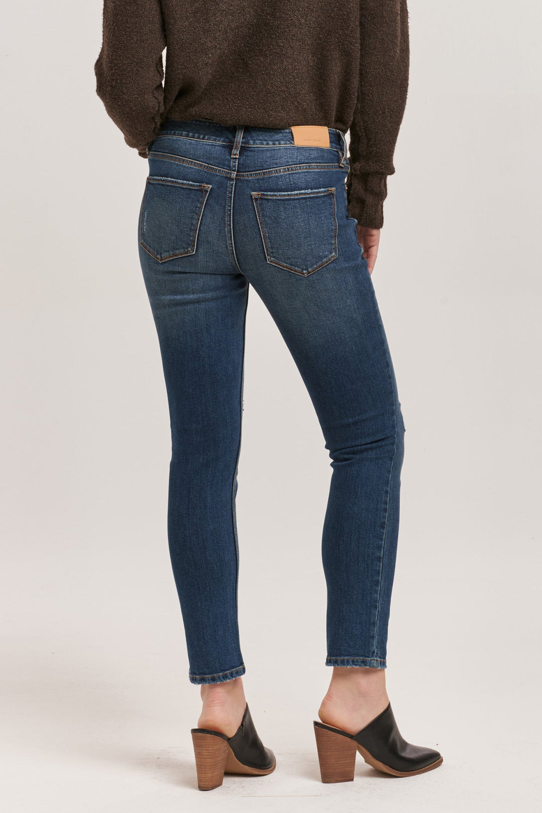 aiden-straight-fit-mid-rise-girlfriend-jeans-cooper