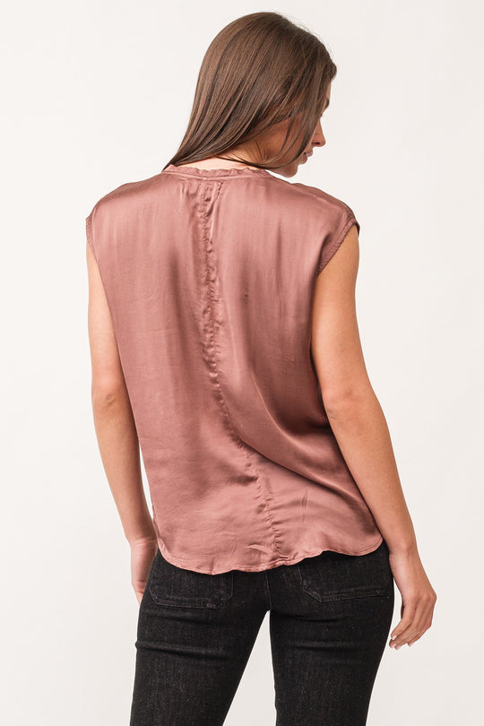 image of a female model wearing a YANIS V-NECK SLEEVELESS TOP MARRON DEAR JOHN DENIM 