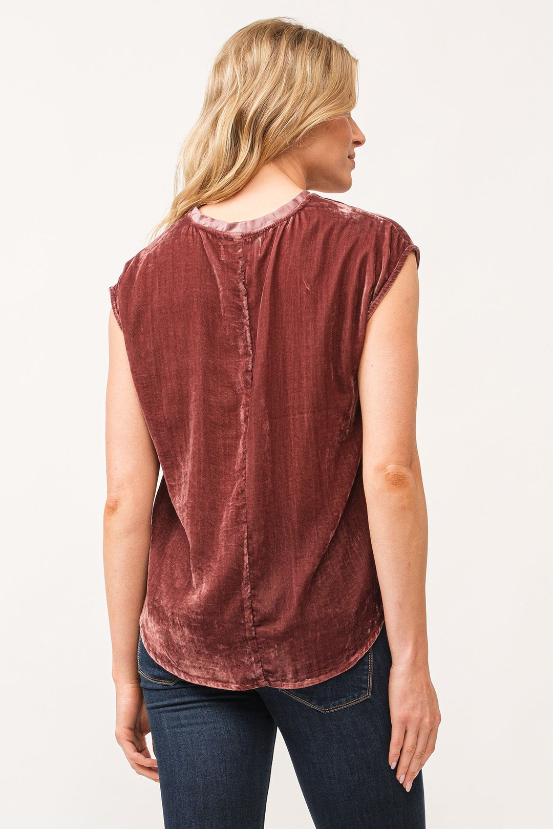 image of a female model wearing a YANIS V-NECK SLEEVELESS VELVET TOP MARRON DEAR JOHN DENIM 