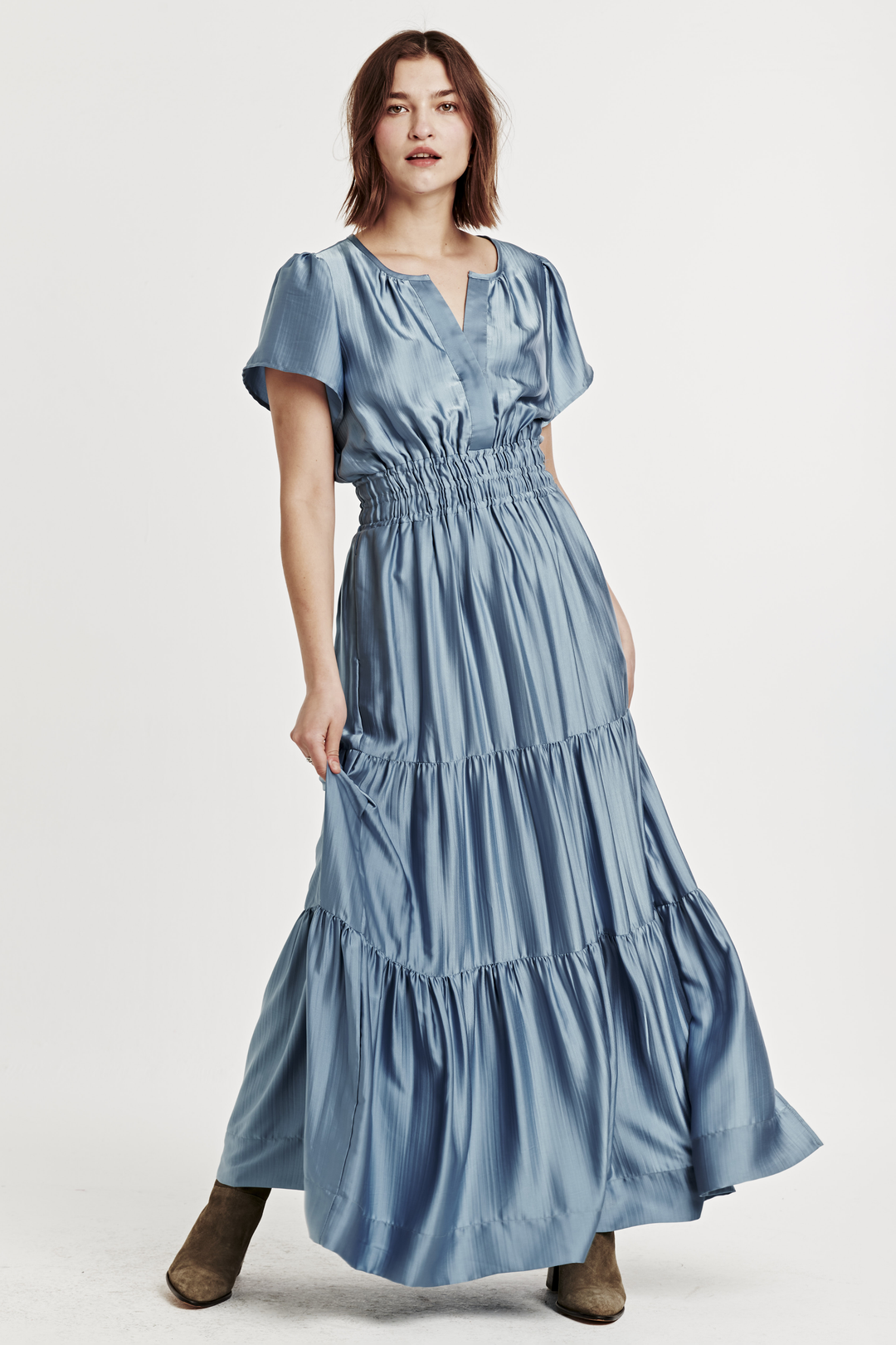 image of a female model wearing a REESE FRONT PLACKET DRESS LICHEN BLUE DEAR JOHN DENIM 