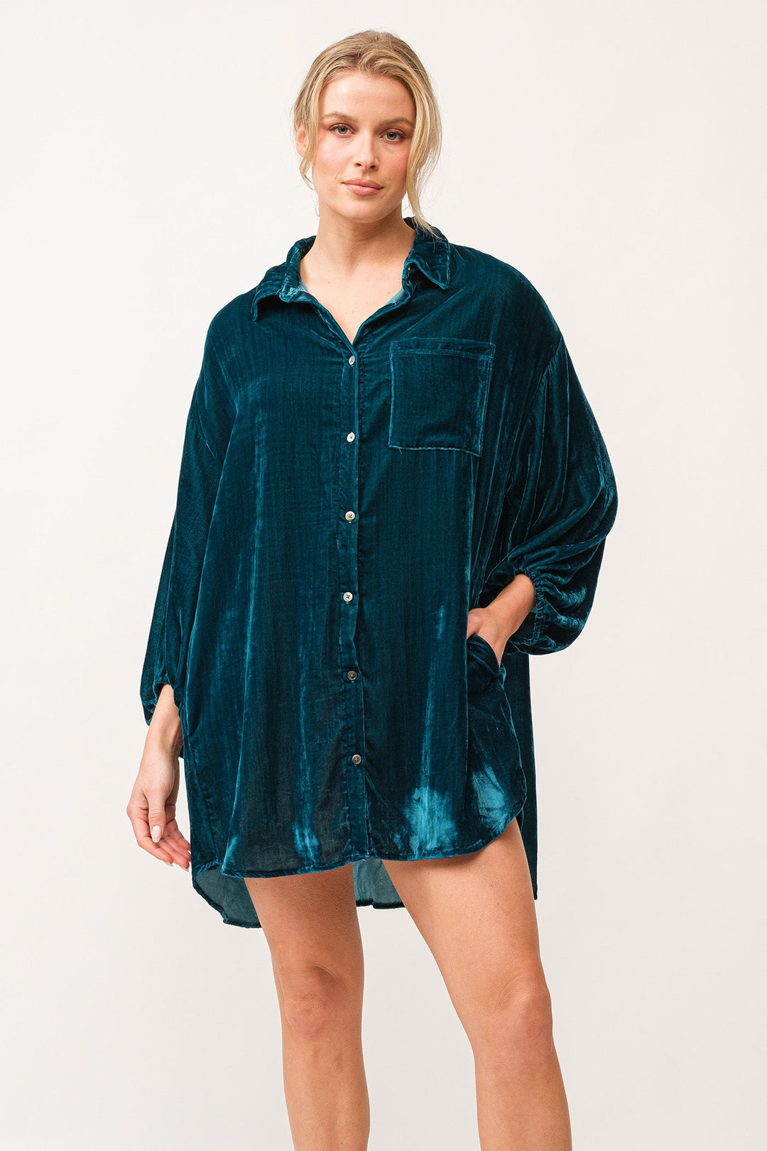 image of a female model wearing a LEIGH COLLARED BUTTON DOWN 3/4 SLEEVE DRESS DEEP TEAL DEAR JOHN DENIM 