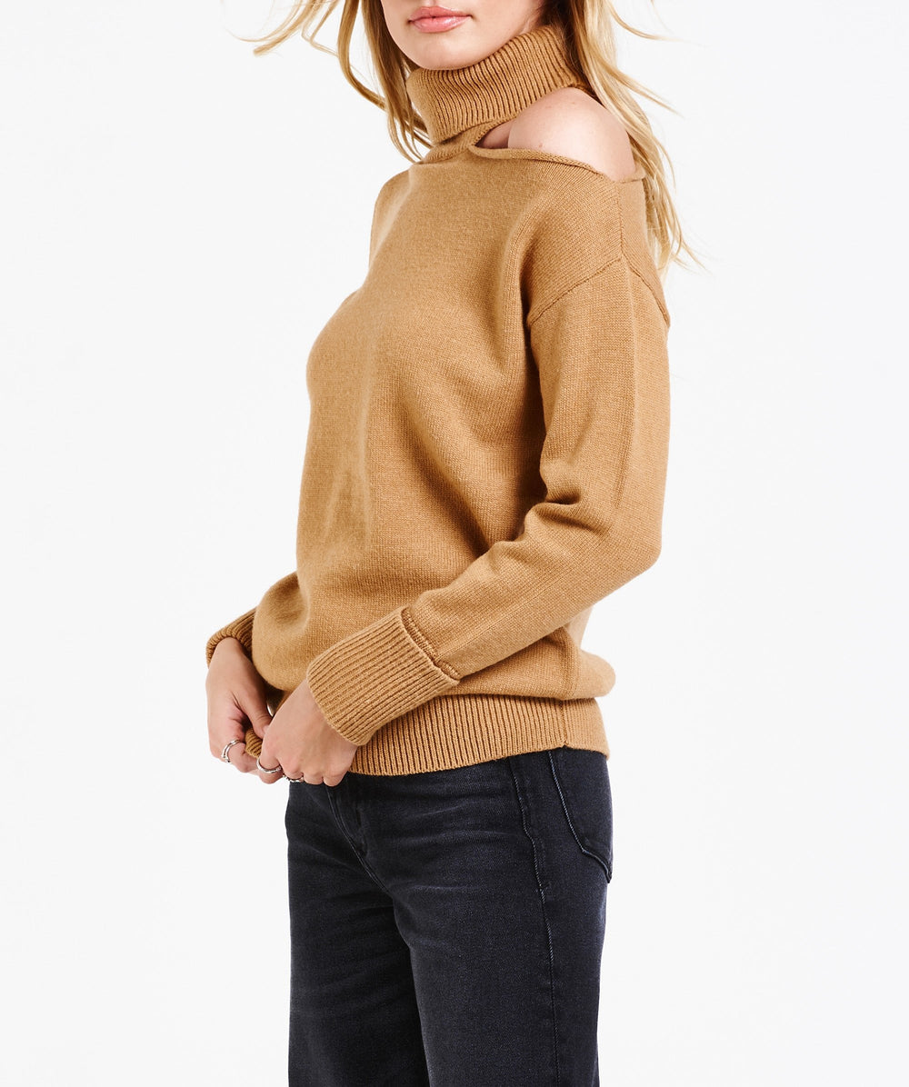 image of a female model wearing a RYLIE BARE SHOULDER SWEATER WALNUT DEAR JOHN DENIM 