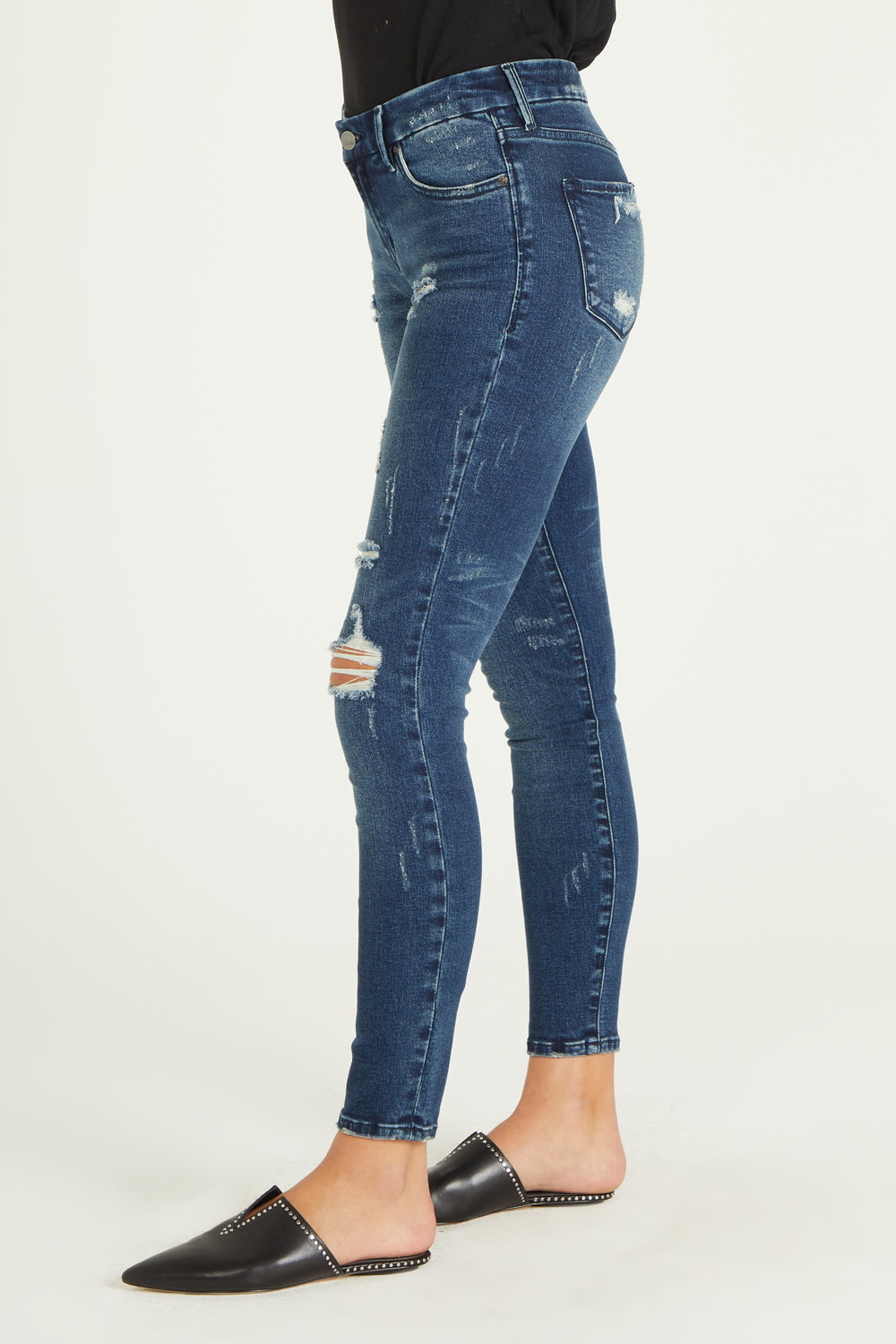 image of a female model wearing a 9 1/2" GISELE HIGH RISE SKINNY JEANS IN ALABAMA JEANS