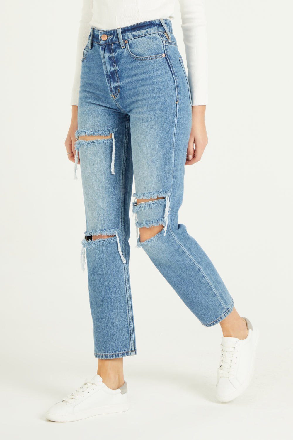 image of a female model wearing a 11" SUPER HIGH RISE JODI STRAIGHT IN SUNNYVALE JEANS