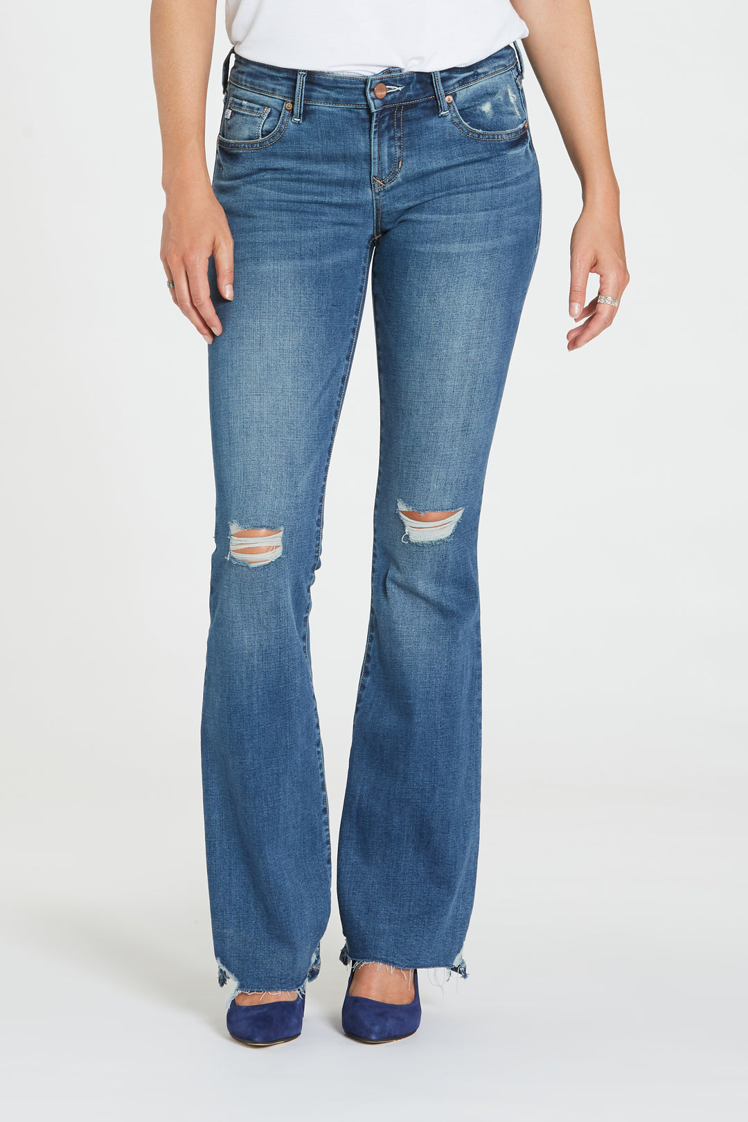 image of a female model wearing a 8 1/2‚Äö√Ñ√∂‚àö√ë‚àö‚àÇ‚Äö√†√∂‚àö√´‚Äö√†√∂‚Äö√†√á‚Äö√Ñ√∂‚àö‚Ä†‚àö‚àÇ‚Äö√†√∂‚àö¬¥‚Äö√Ñ√∂‚àö‚Ä†‚àö‚àÇ‚âà√¨‚àö√ëMID RISE RISE ROSIE BOOTCUT BLUE ICON DEAR JOHN DENIM 