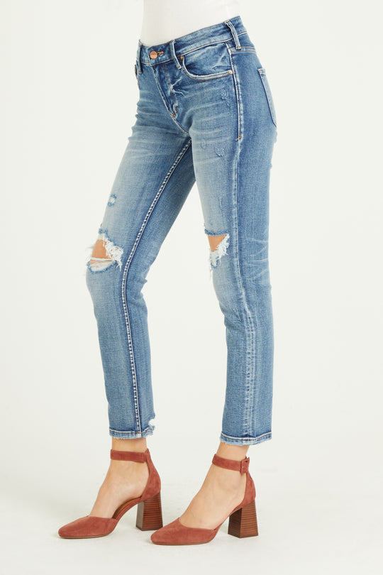 image of a female model wearing a 9 1/2  HIGH RISE AIDEN GIRLFRIEND IN ALBURY JEANS