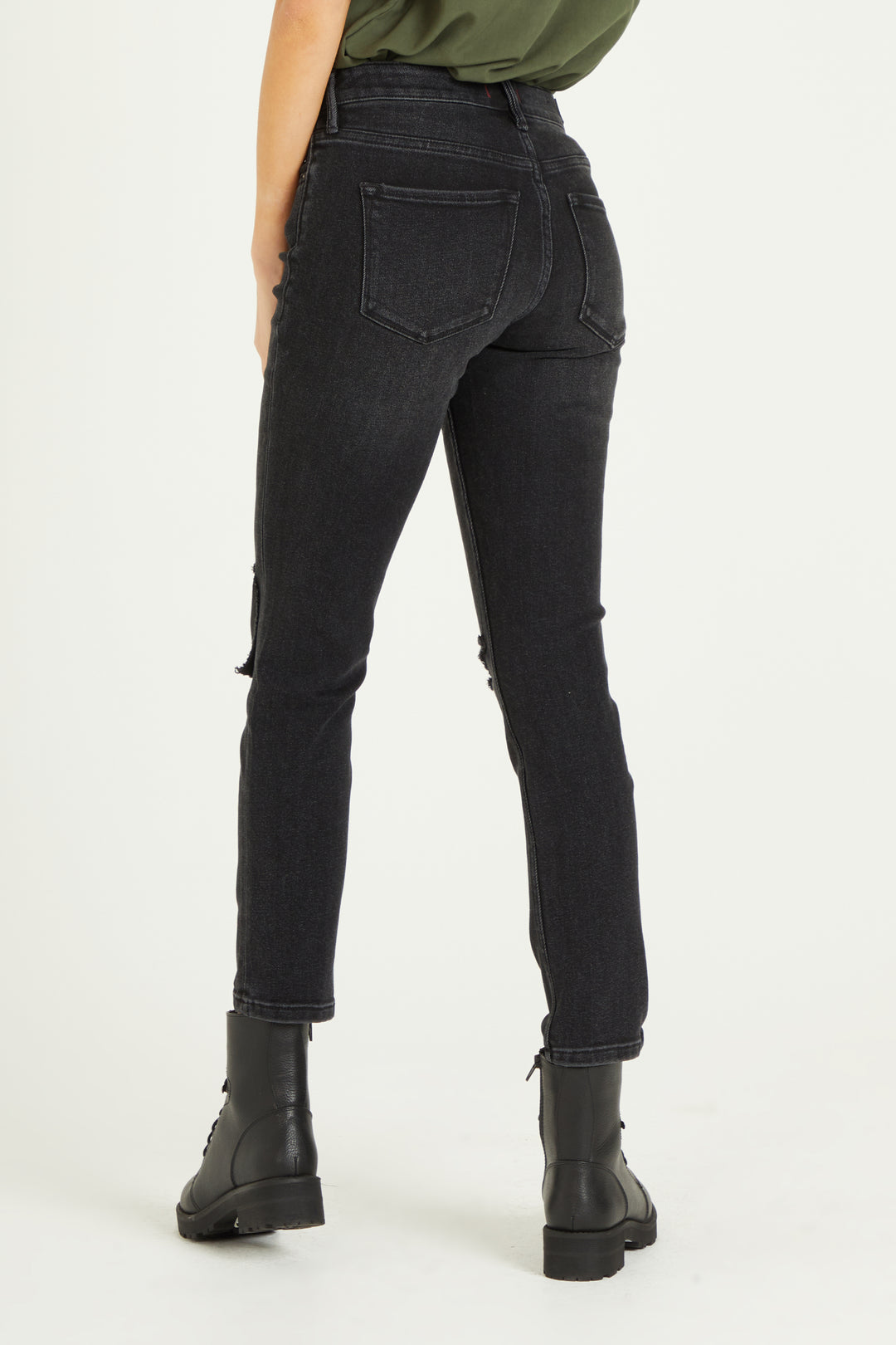 image of a female model wearing a 9 1/2" HIGH RISE AIDEN GIRLFRIEND IN ALBANY JEANS