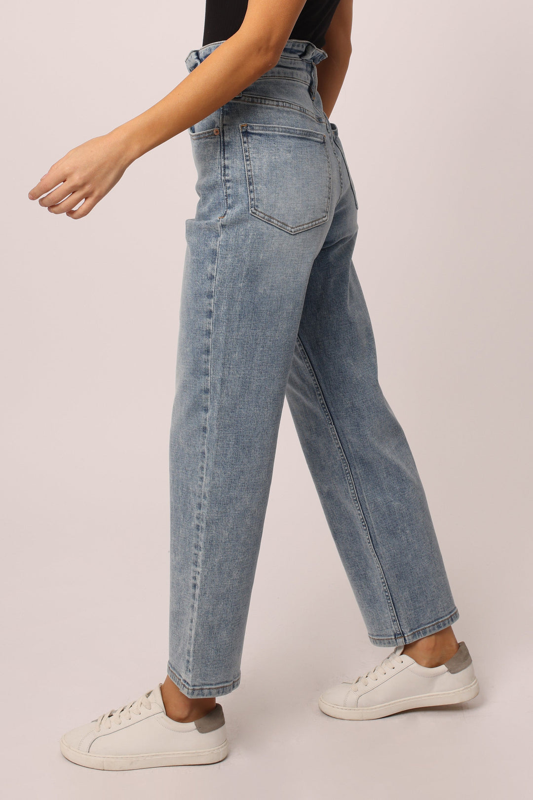 image of a female model wearing a 90S ULTRA HIGH RISE ANKLE STRAIGHT LEG JEANS MIDDLETOWN JEANS