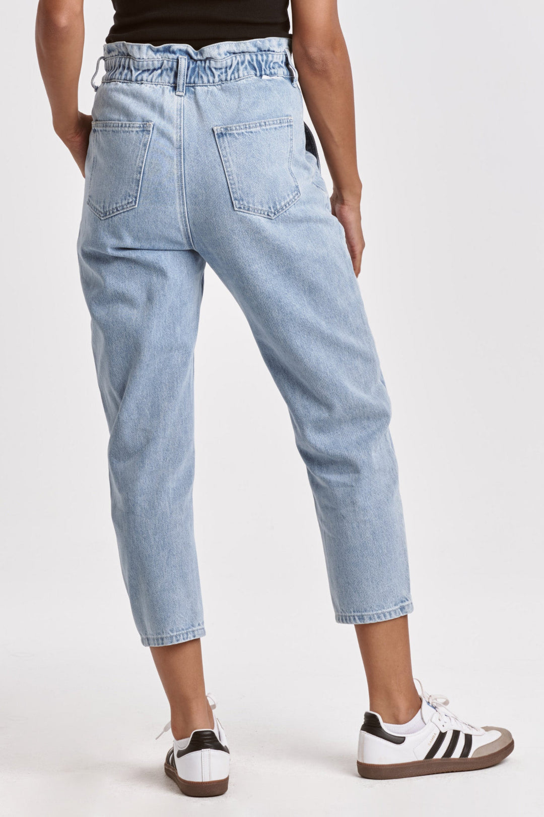valerie-ultra-high-rise-cropped-baggy-jeans-zylo