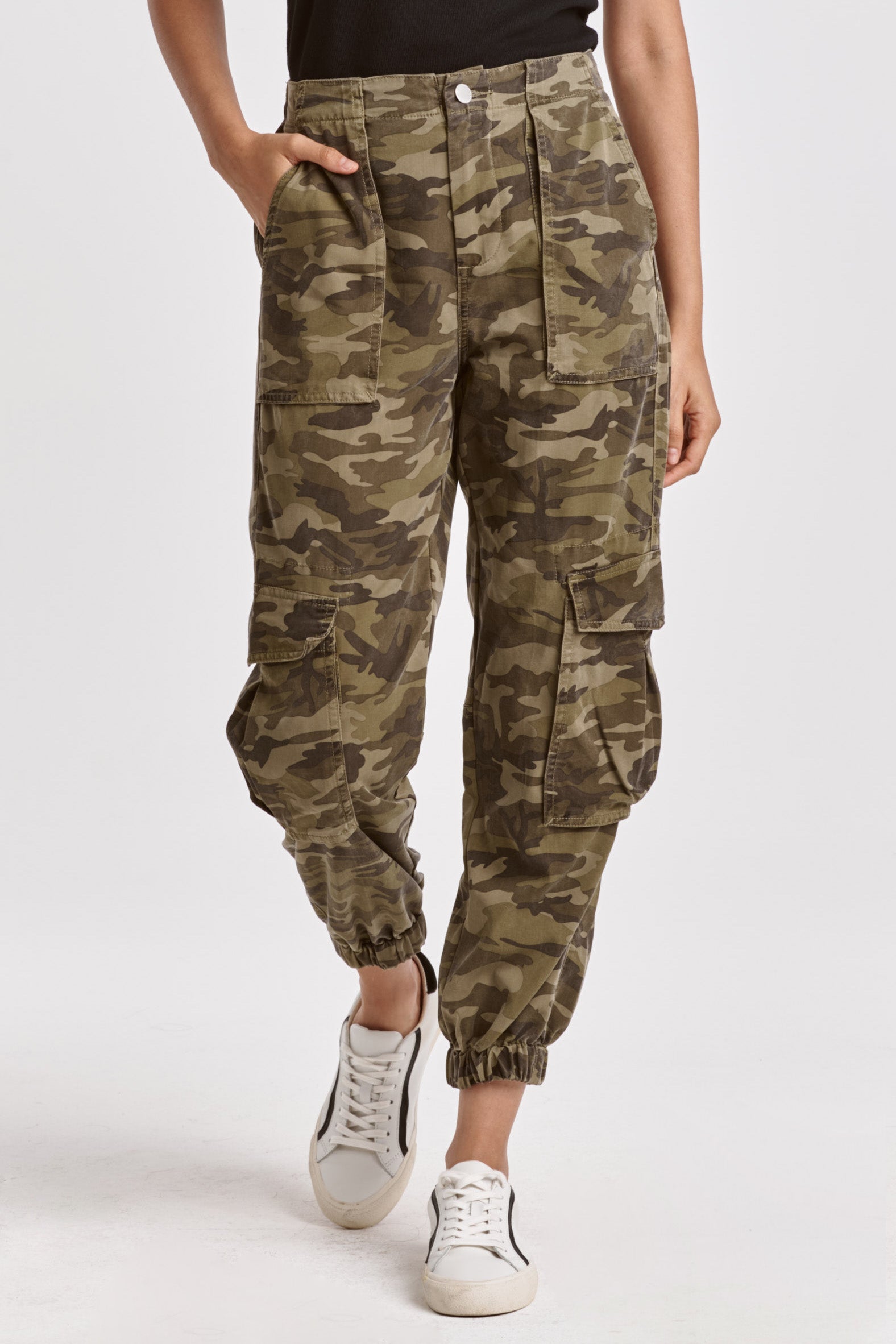 Camouflage high fashion rise pants