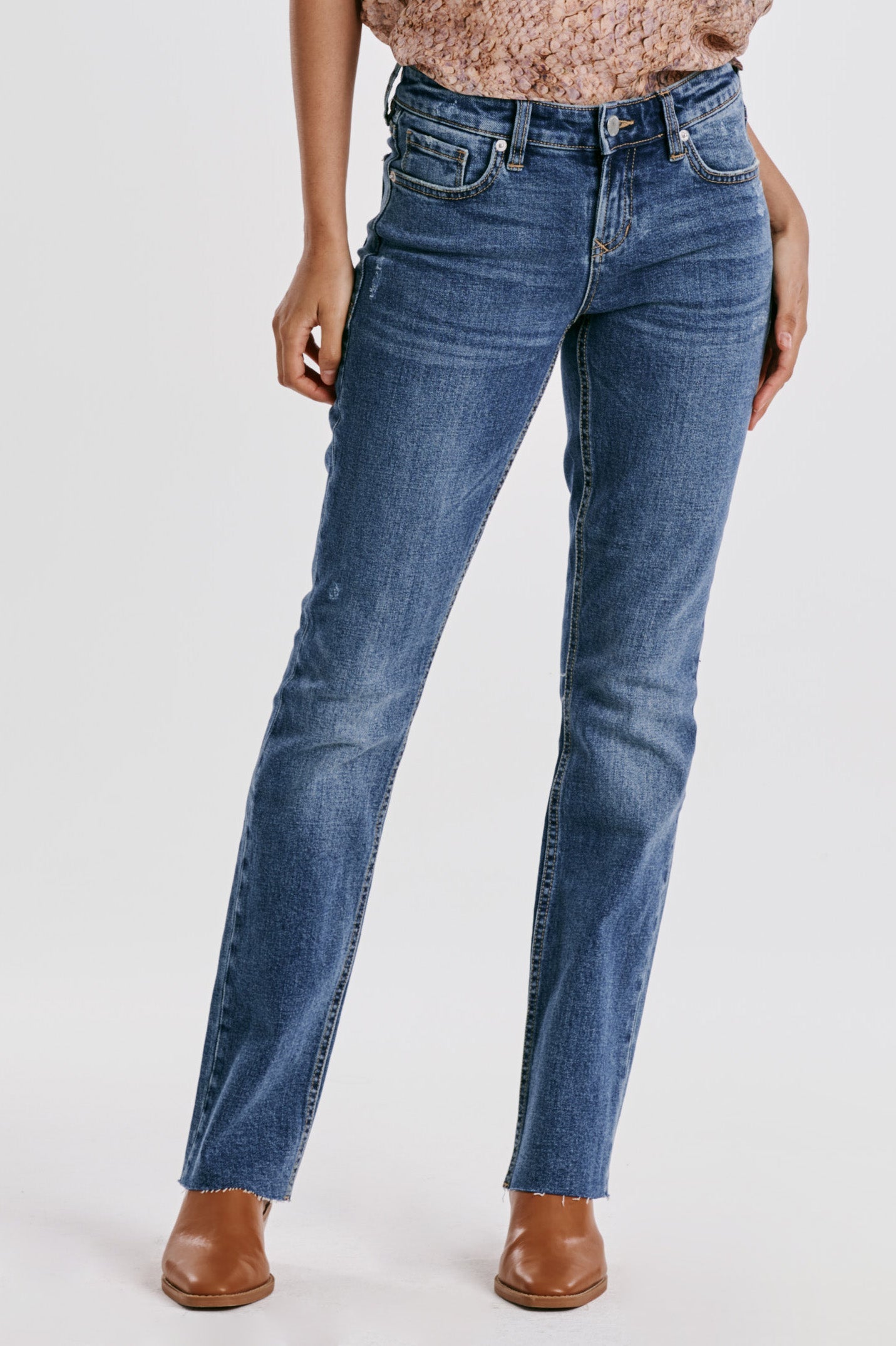 playback-mid-rise-slim-straight-jeans-everett