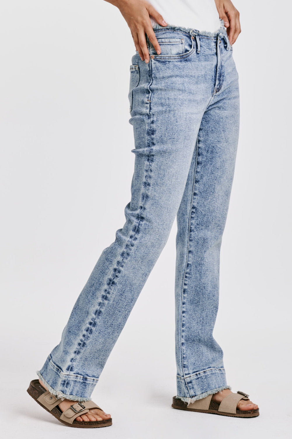 playback-mid-rise-slim-straight-jeans-odeza