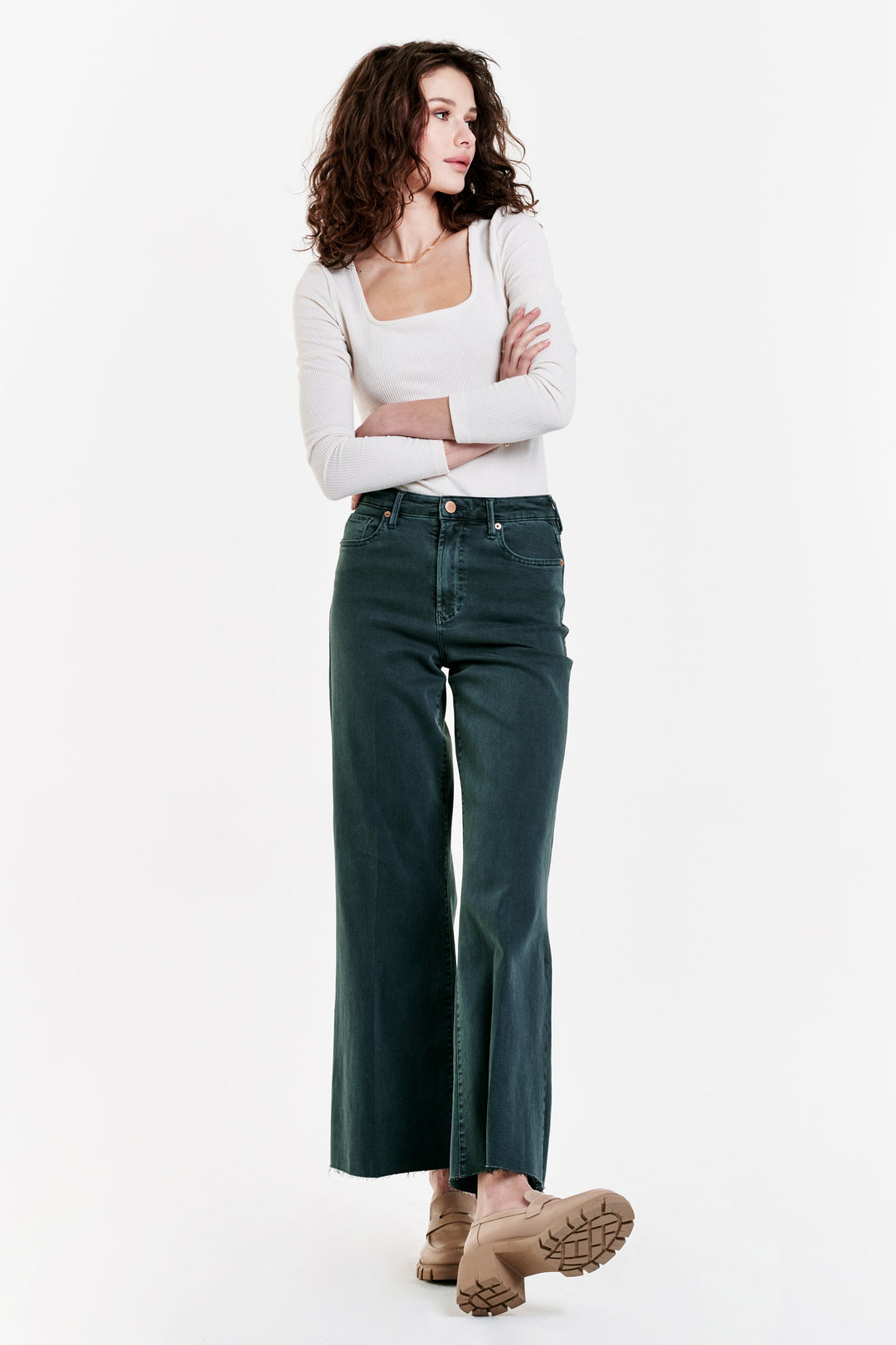 image of a female model wearing a FIONA SUPER HIGH RISE WIDE LEG JEANS PONDEROSA PINE DEAR JOHN DENIM 