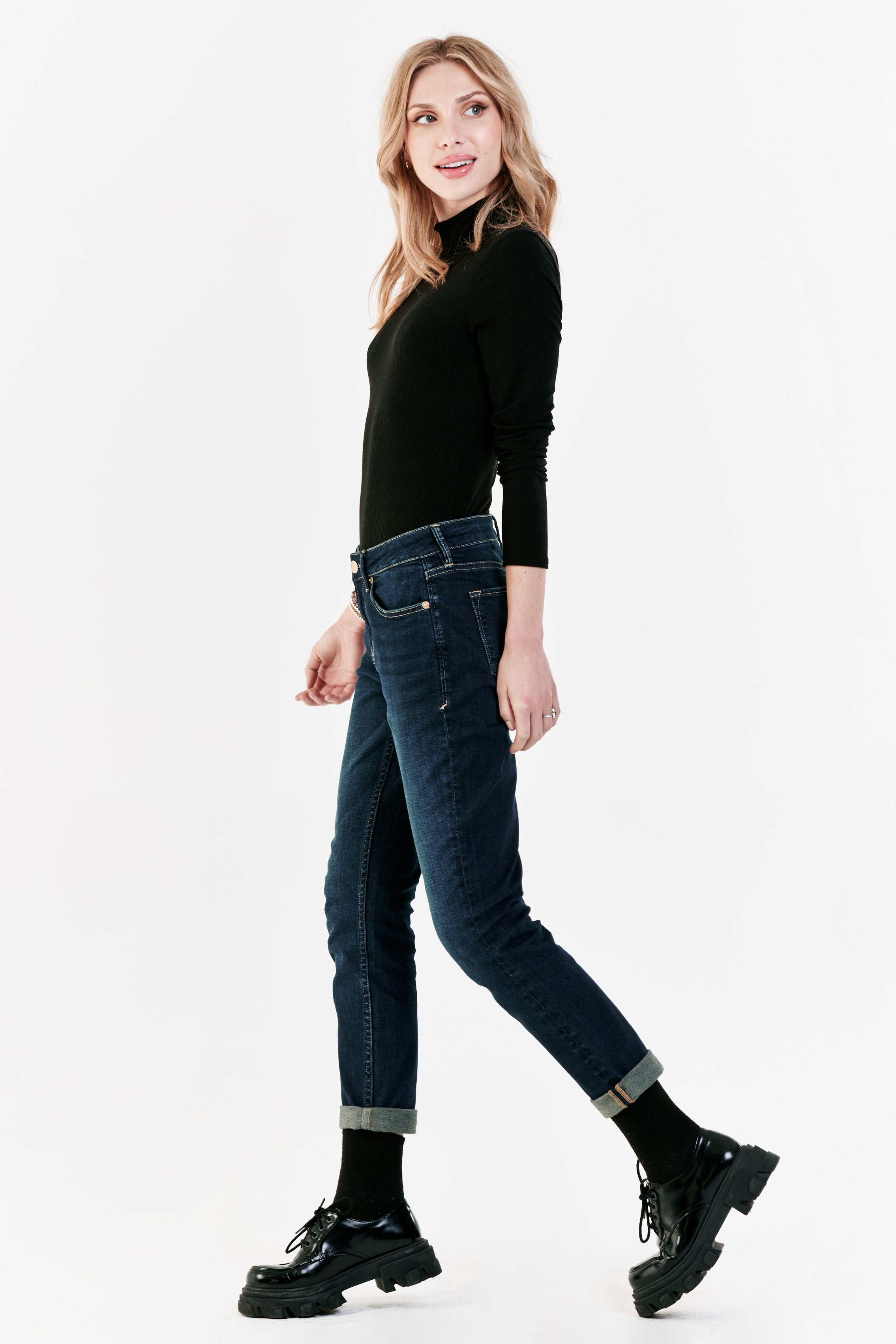 aiden-high-rise-girlfriend-jeans-avondale