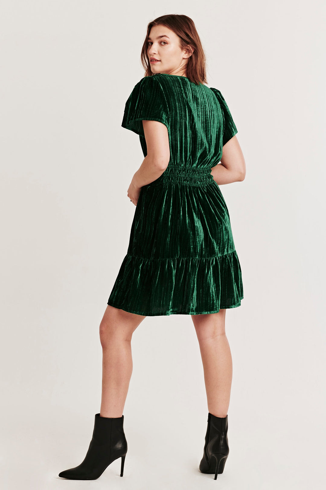 image of a female model wearing a KARIANA FRONT PLACKET DRESS DARK GREEN VELVET DEAR JOHN DENIM 