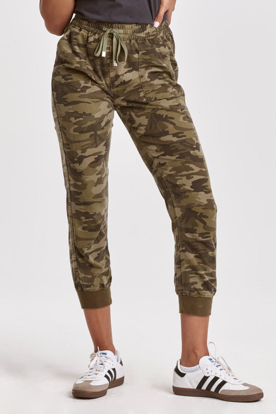 jacey-super-high-rise-cropped-jogger-pants-hunter-camo