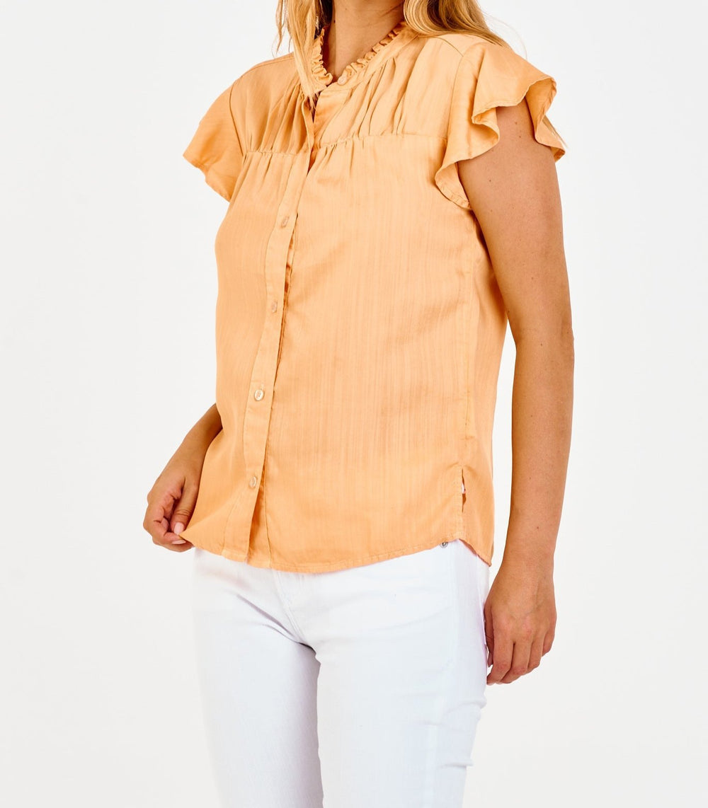 image of a female model wearing a STEPHANY SHORT SLEEVE SHIRT BEESWAX DEAR JOHN DENIM 