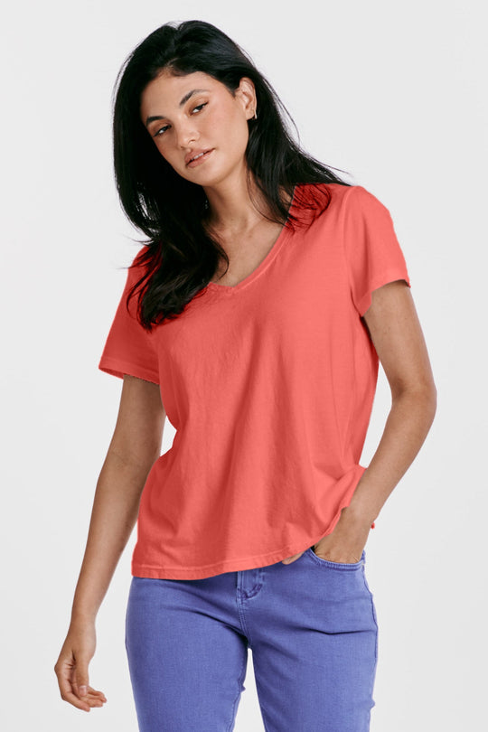 image of a female model wearing a MADELYN SHORT SLEEVE JERSEY TEE VIVA MAGENTA DEAR JOHN DENIM 